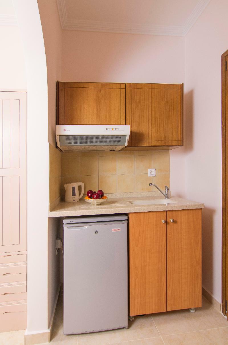 Smaragdi Hotel 3*
