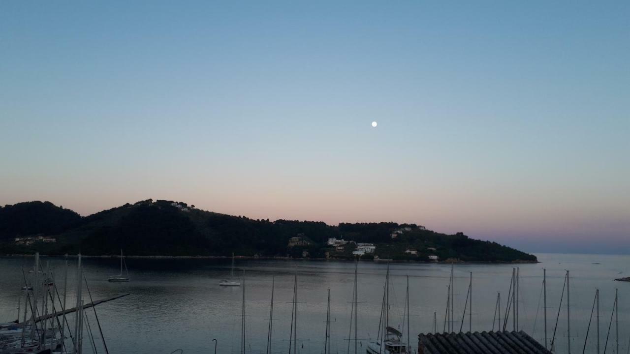Vetti Skiathos Town