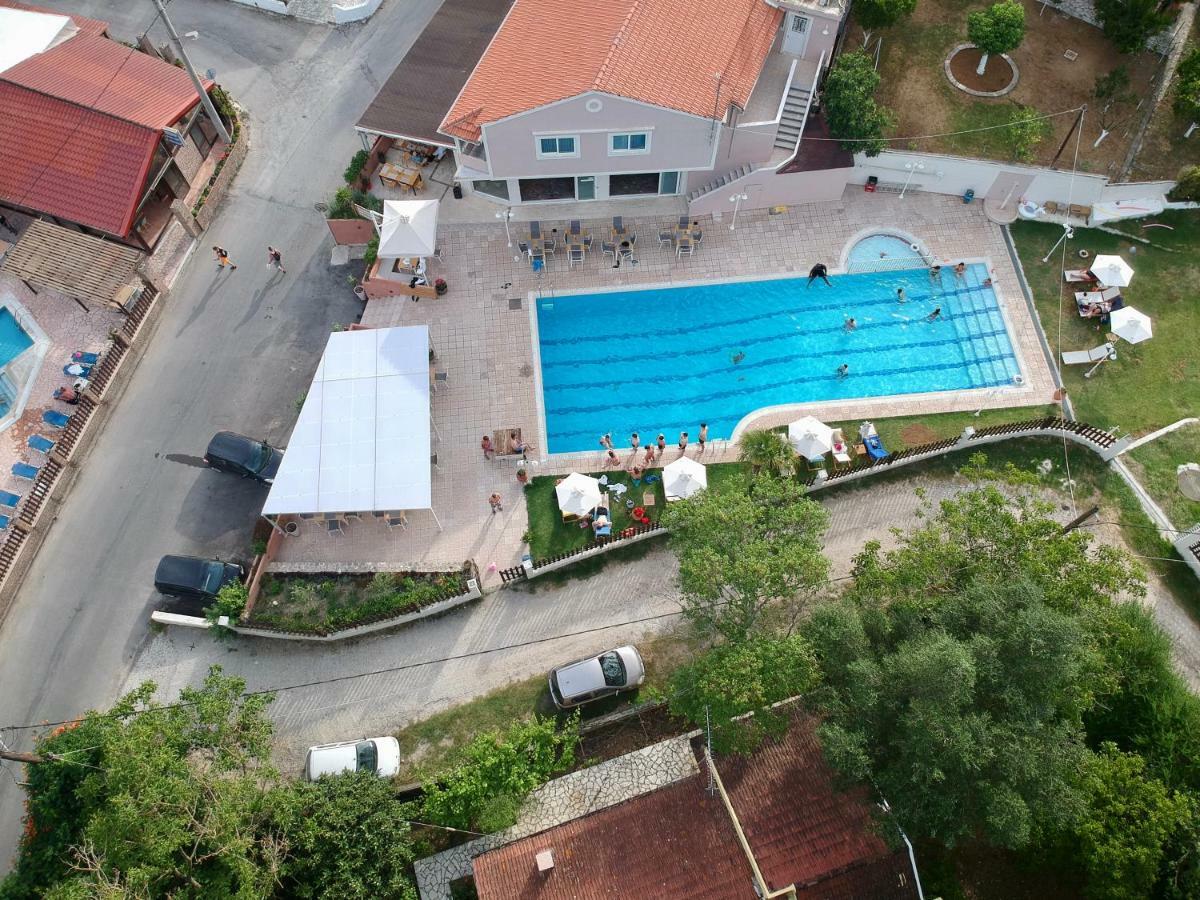 Dominoes Corfu 3*