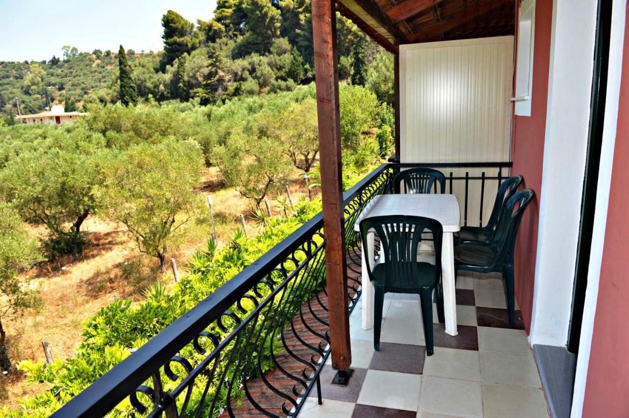 Apartment Studios Dimitris Giatras *