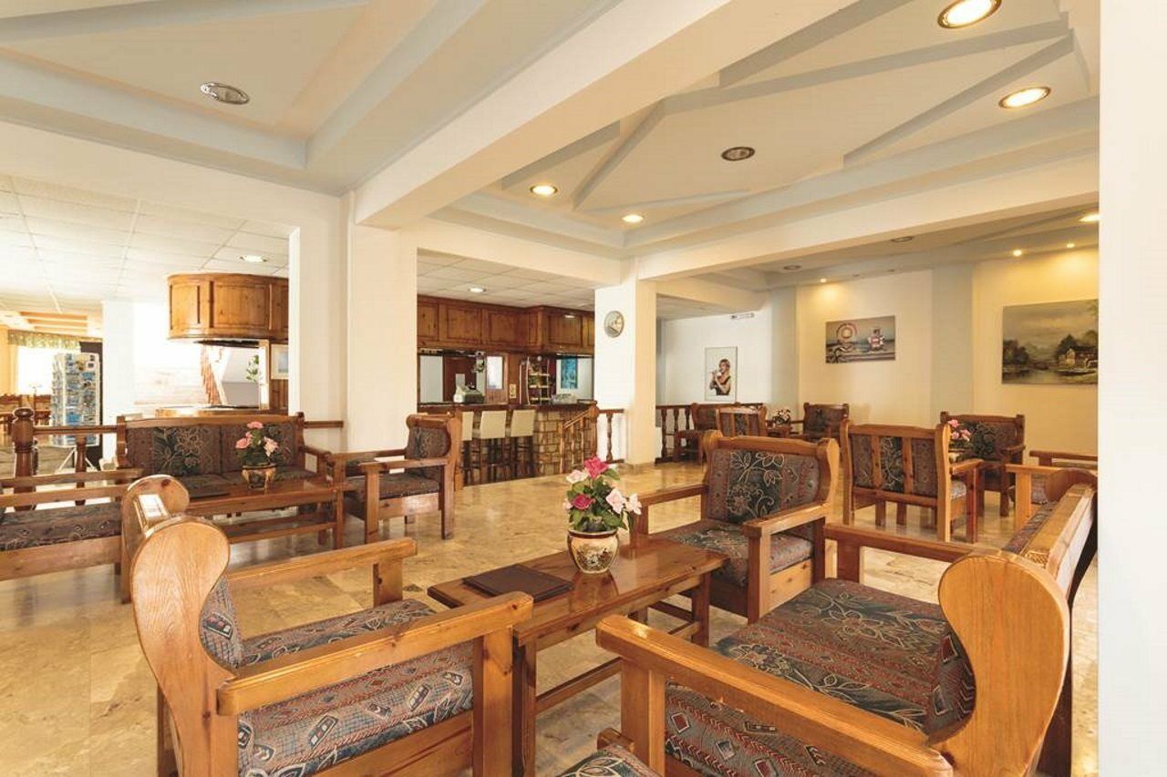 Hotel Kamari Bay 2*