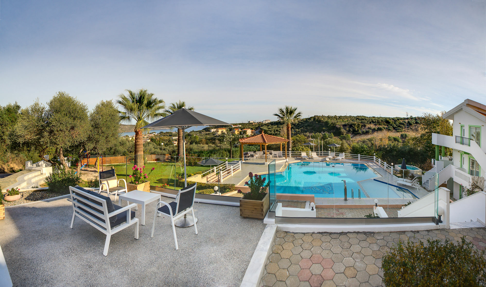 Life Apartment Agia Marina (Crete)