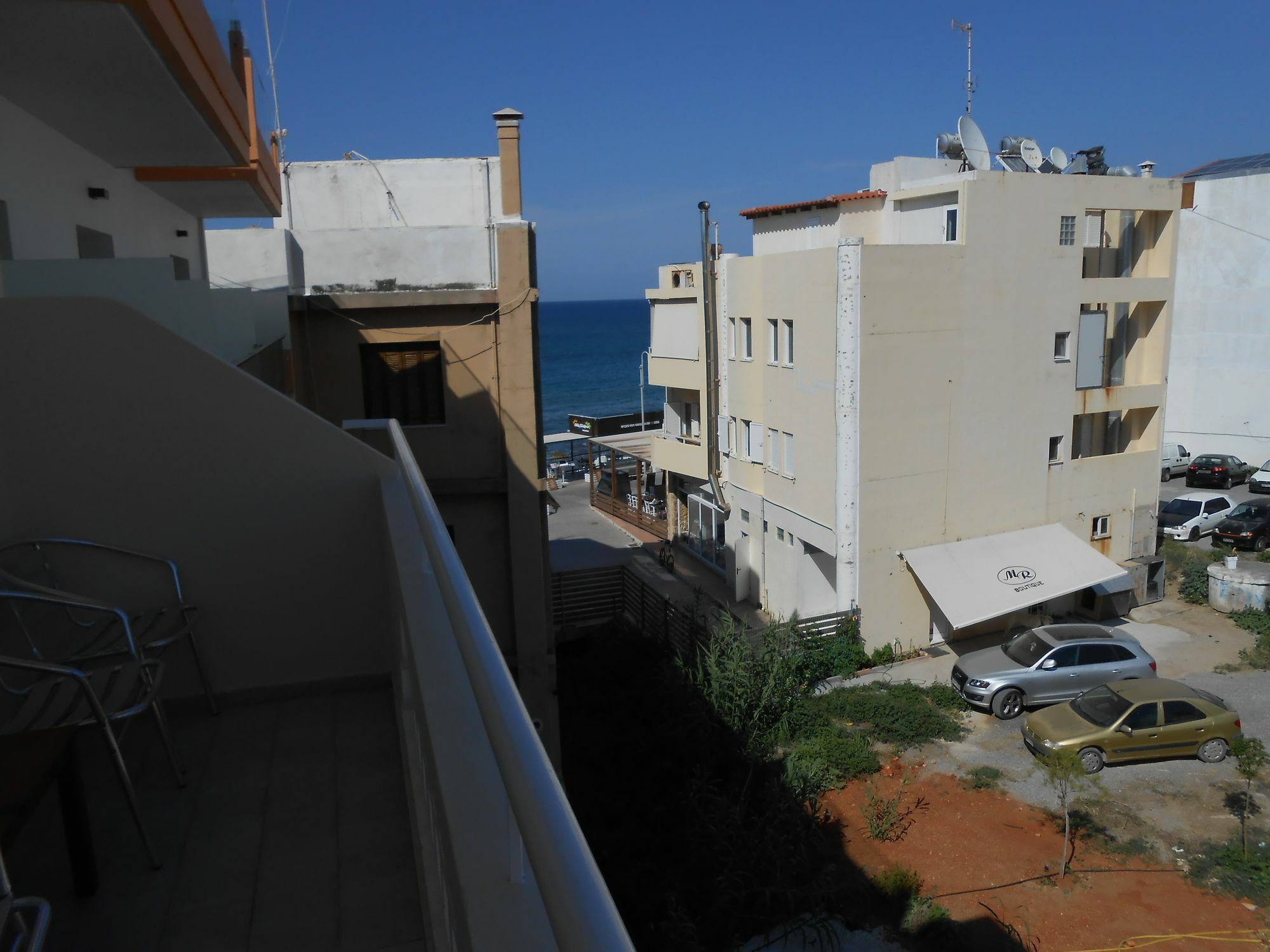 Aristo Apts 3*