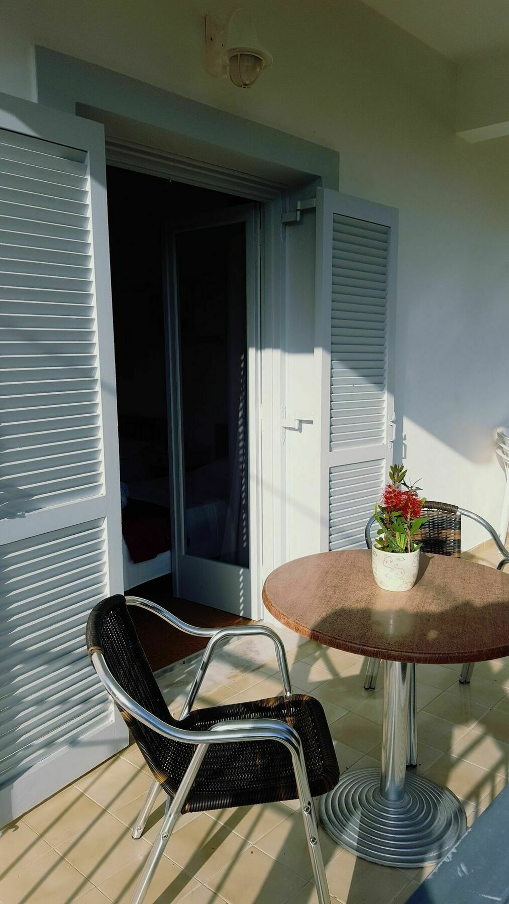 Three Seasons Apartment *
