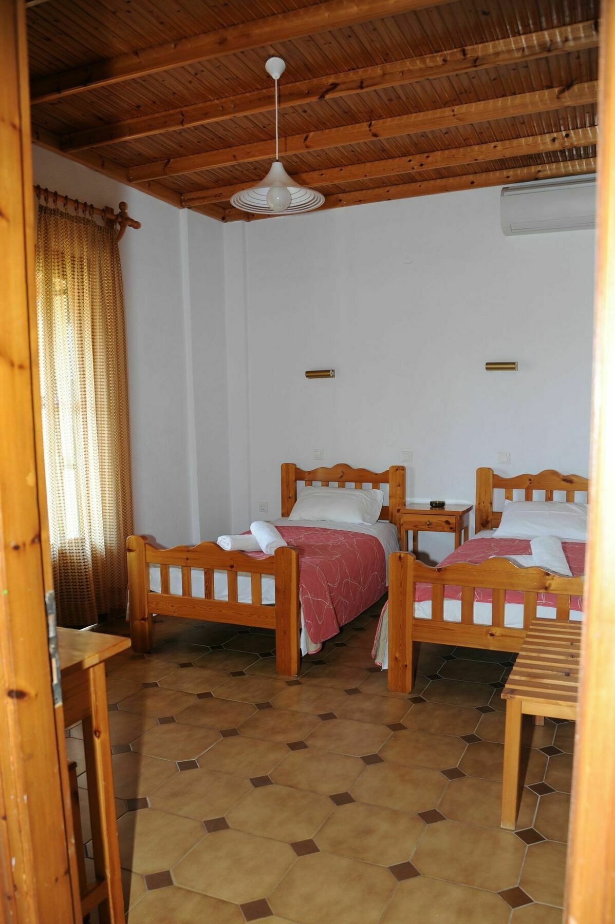 Three Seasons Kavos