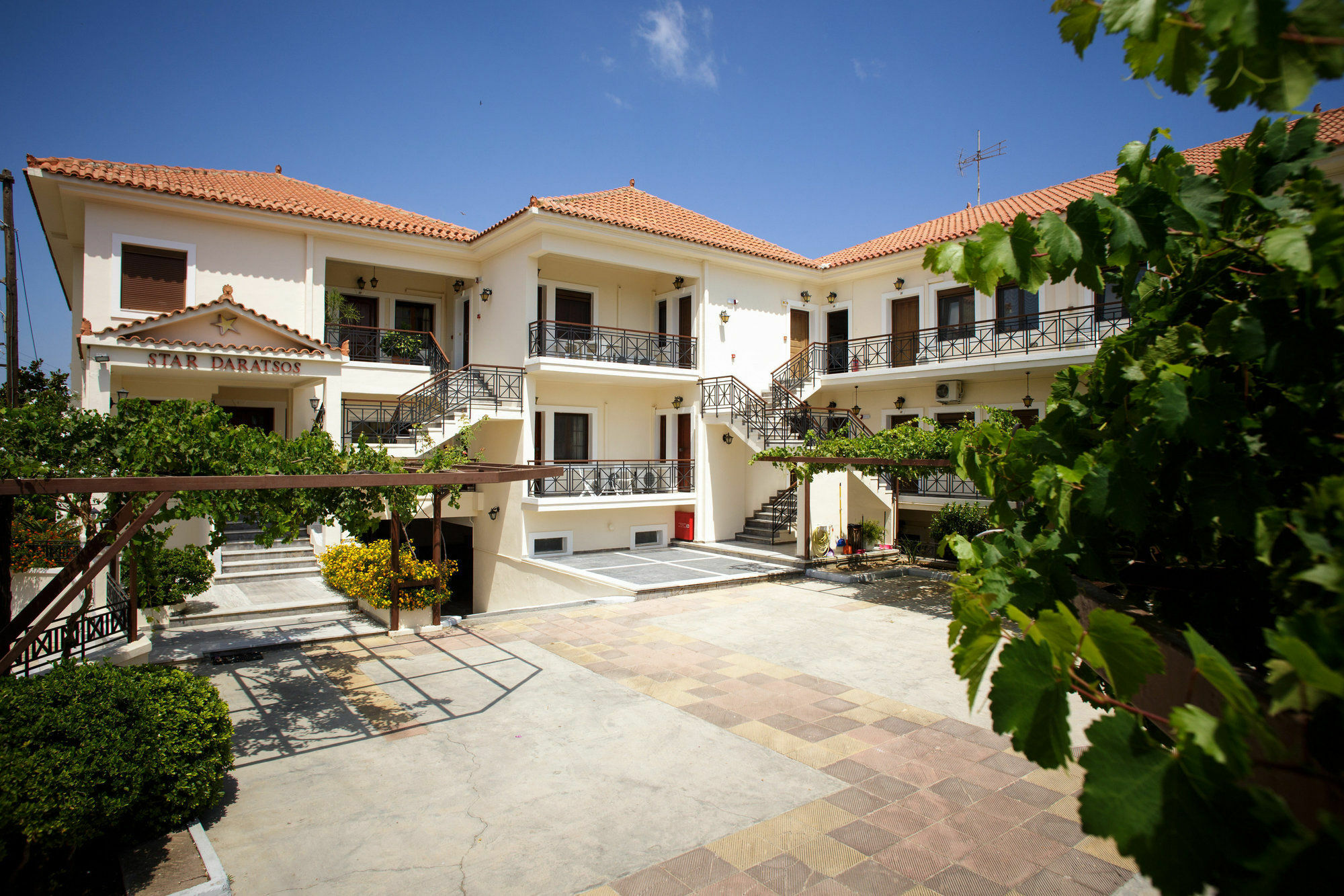 Star Daratsos