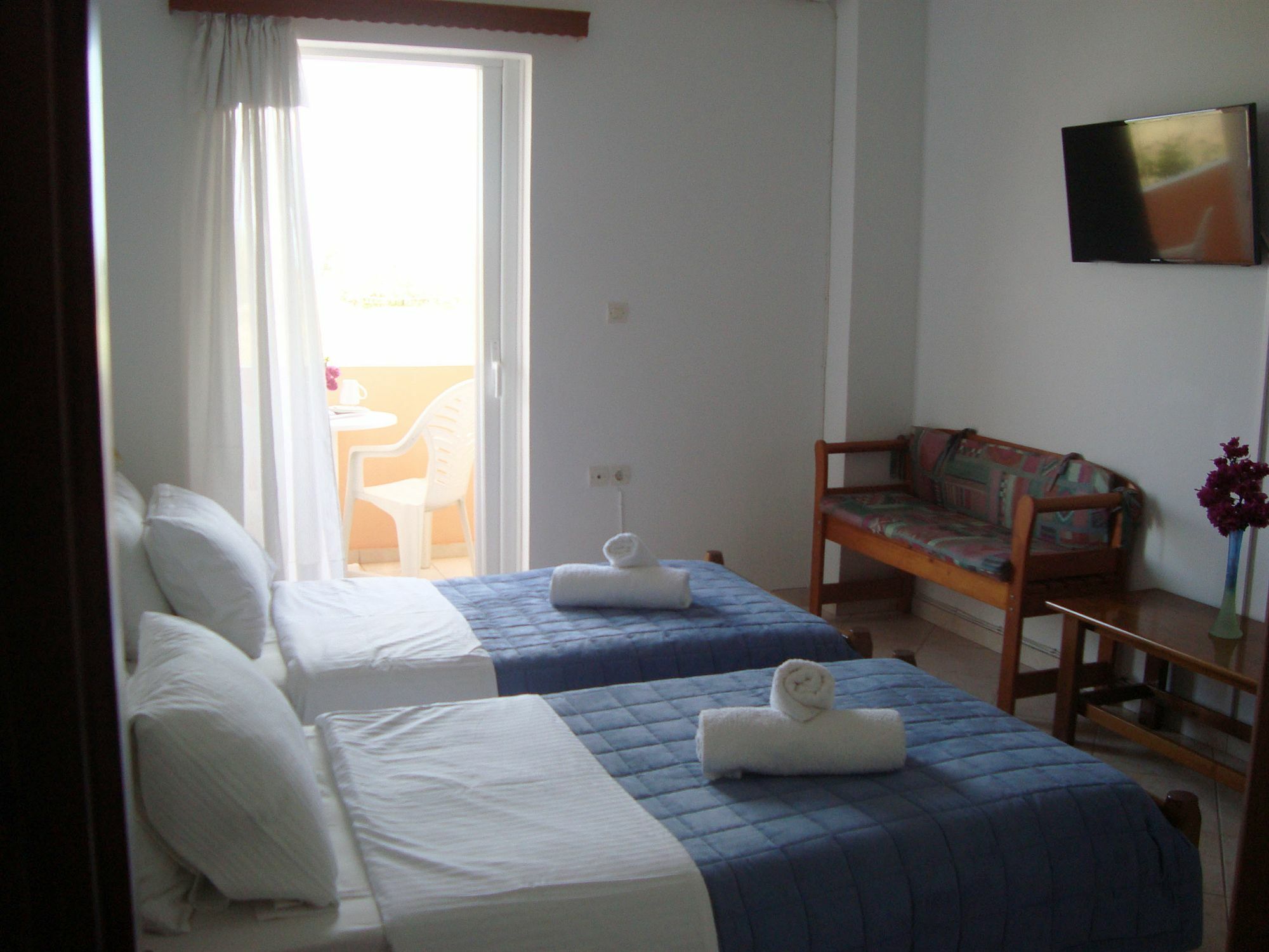 Athina 2* Rethymno (Crete)