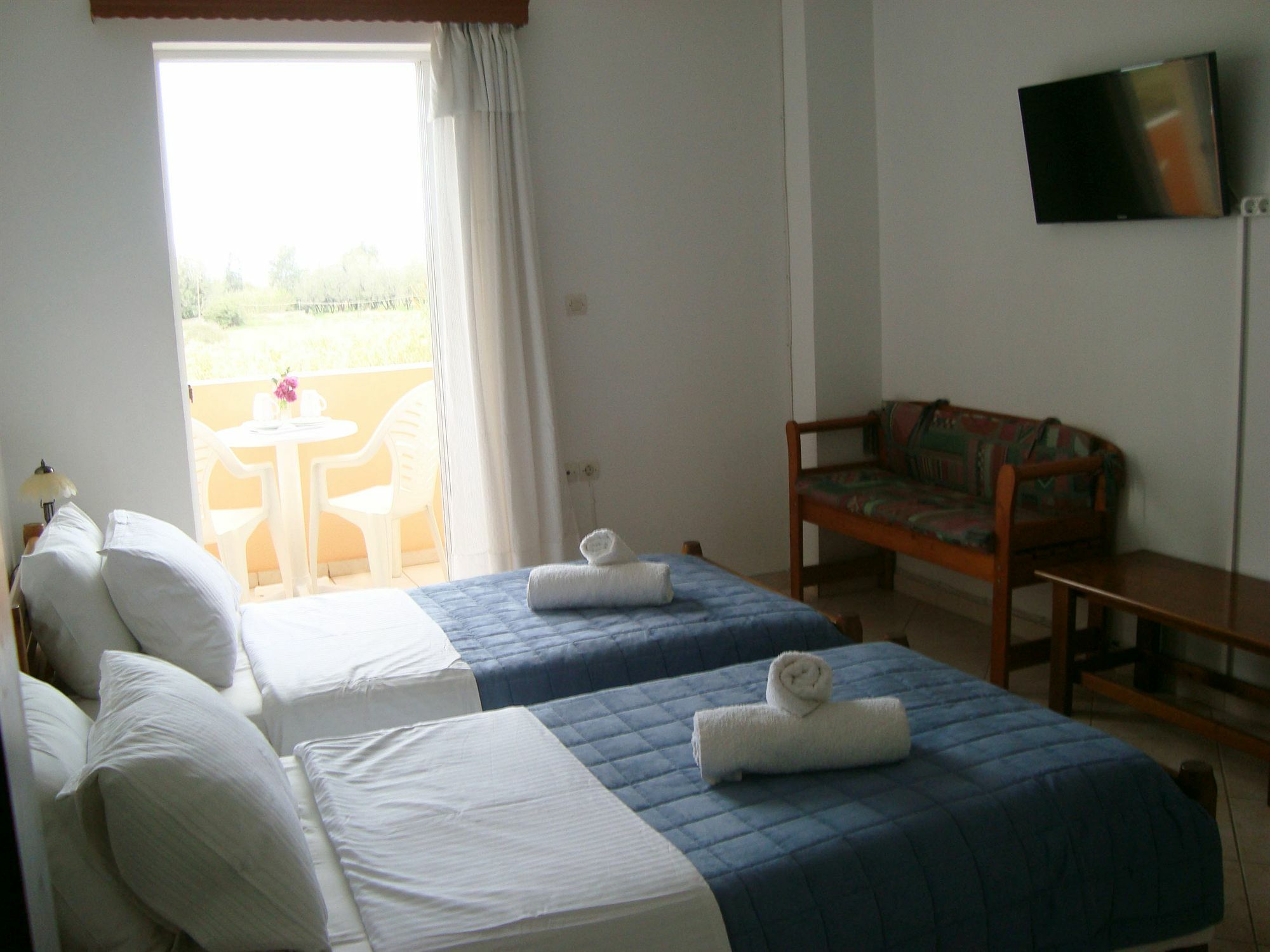 Athina Guest house 2*