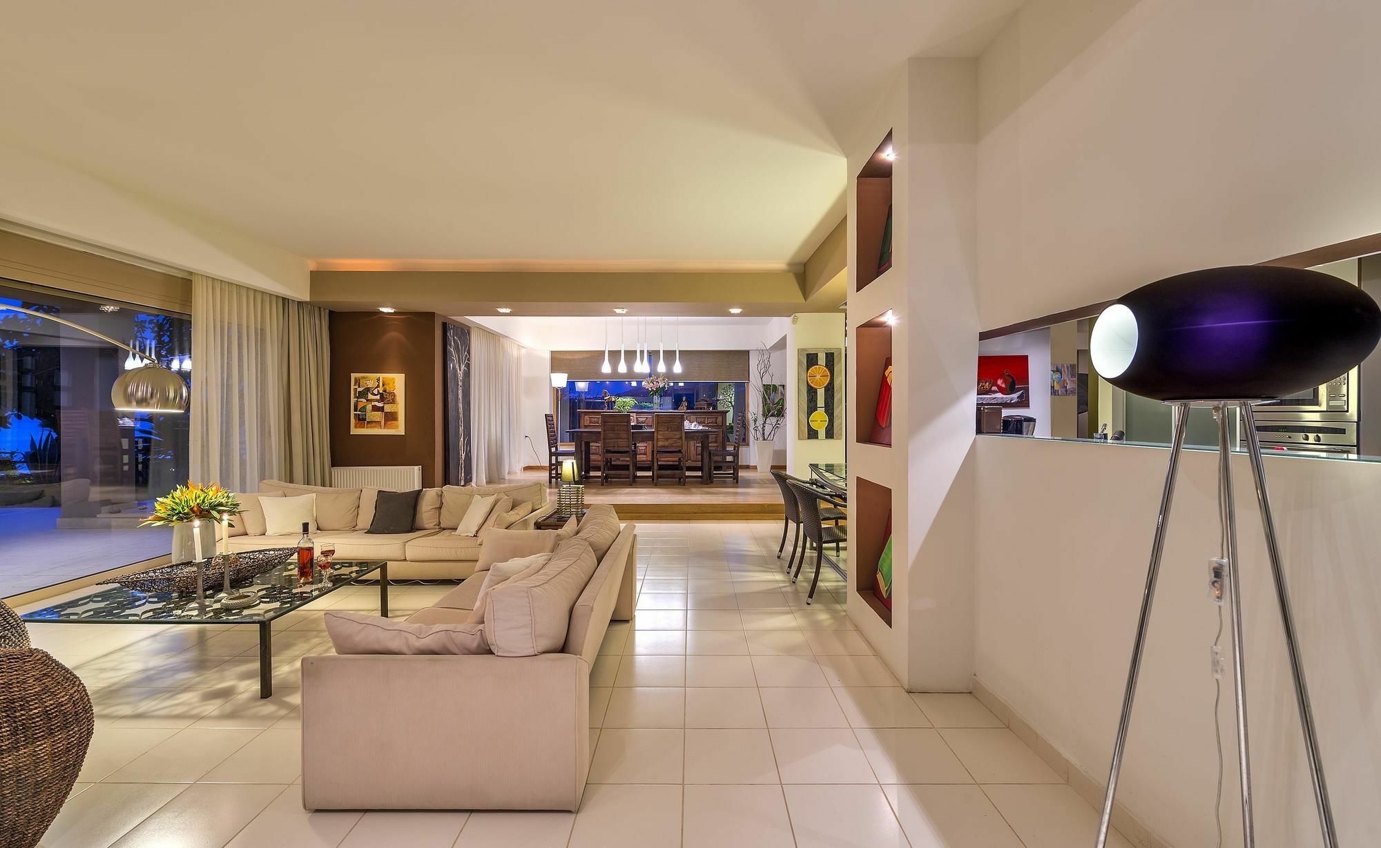 Villa Beachfront Luxury Villa South Crete, 500M To Restaurant & Bbq!! *