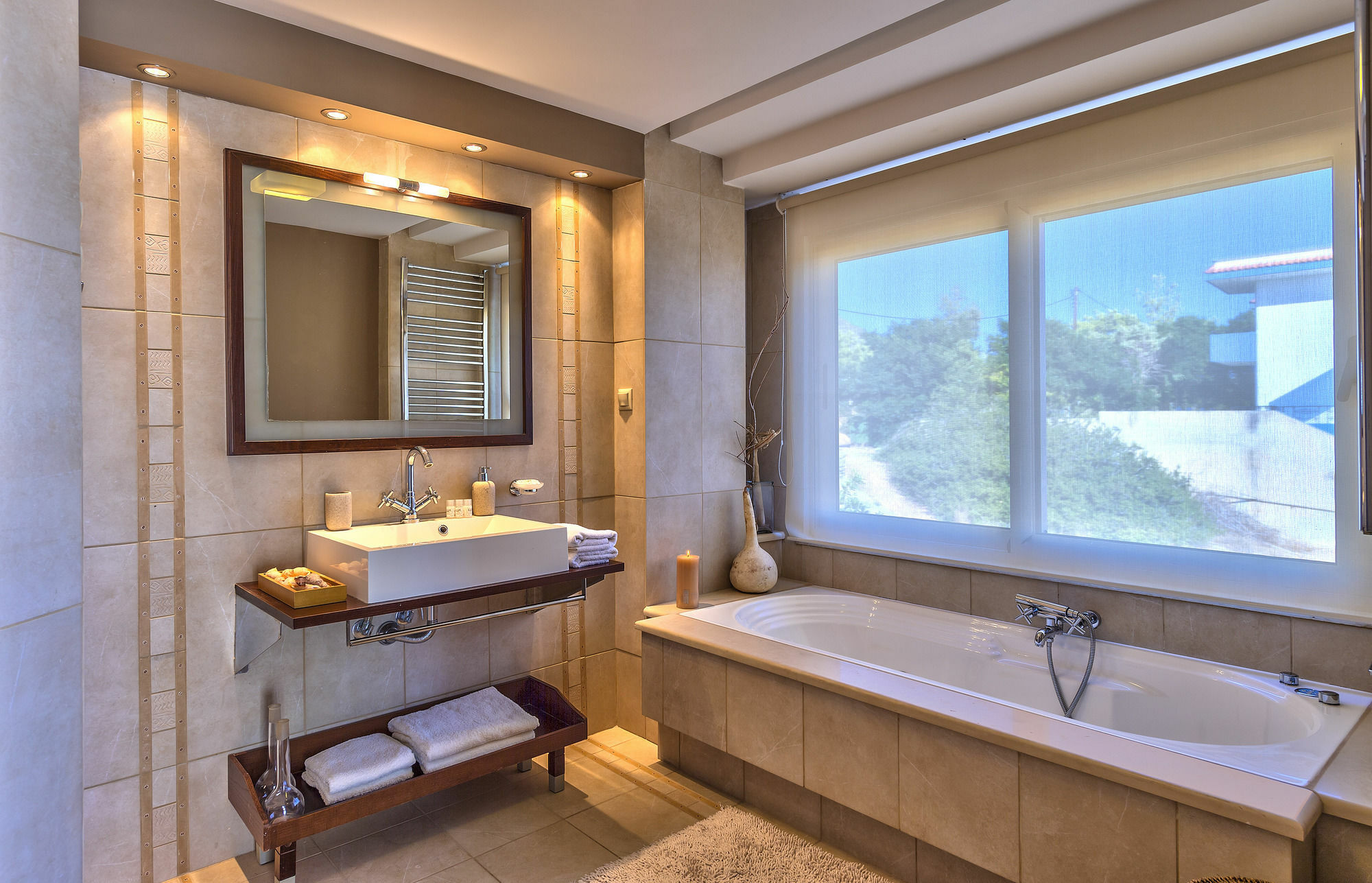 Beachfront Luxury Villa South Crete, 500M To Restaurant & Bbq!! Villa *