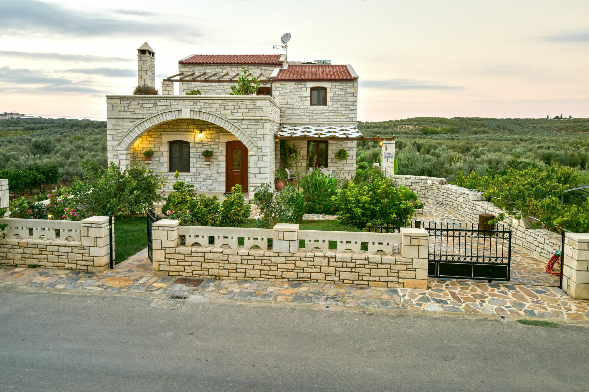 Villa Ahlades
