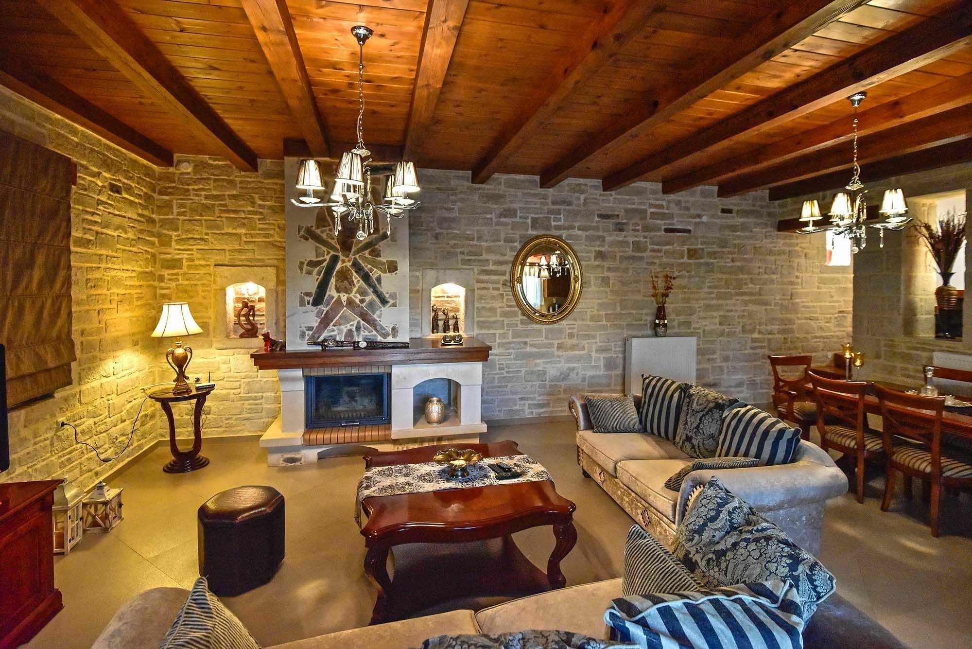 Ahlades Villa *