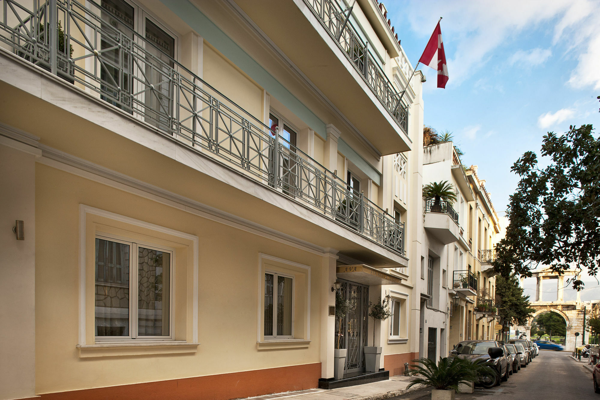 Ava And 4* Athens