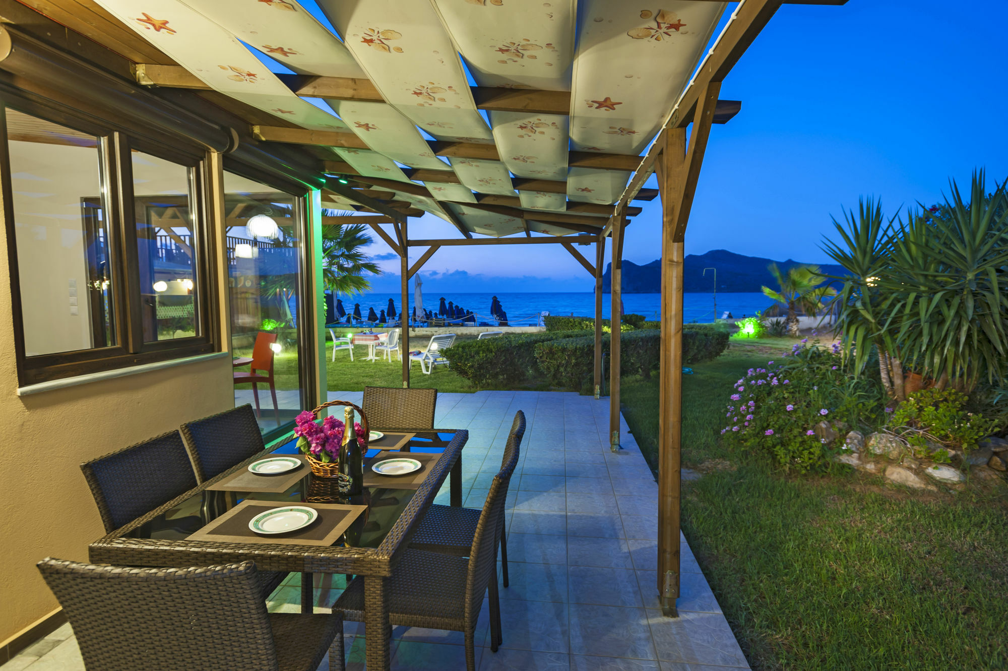 Villa Sea Front Suites, Maisonettes & Apartments *