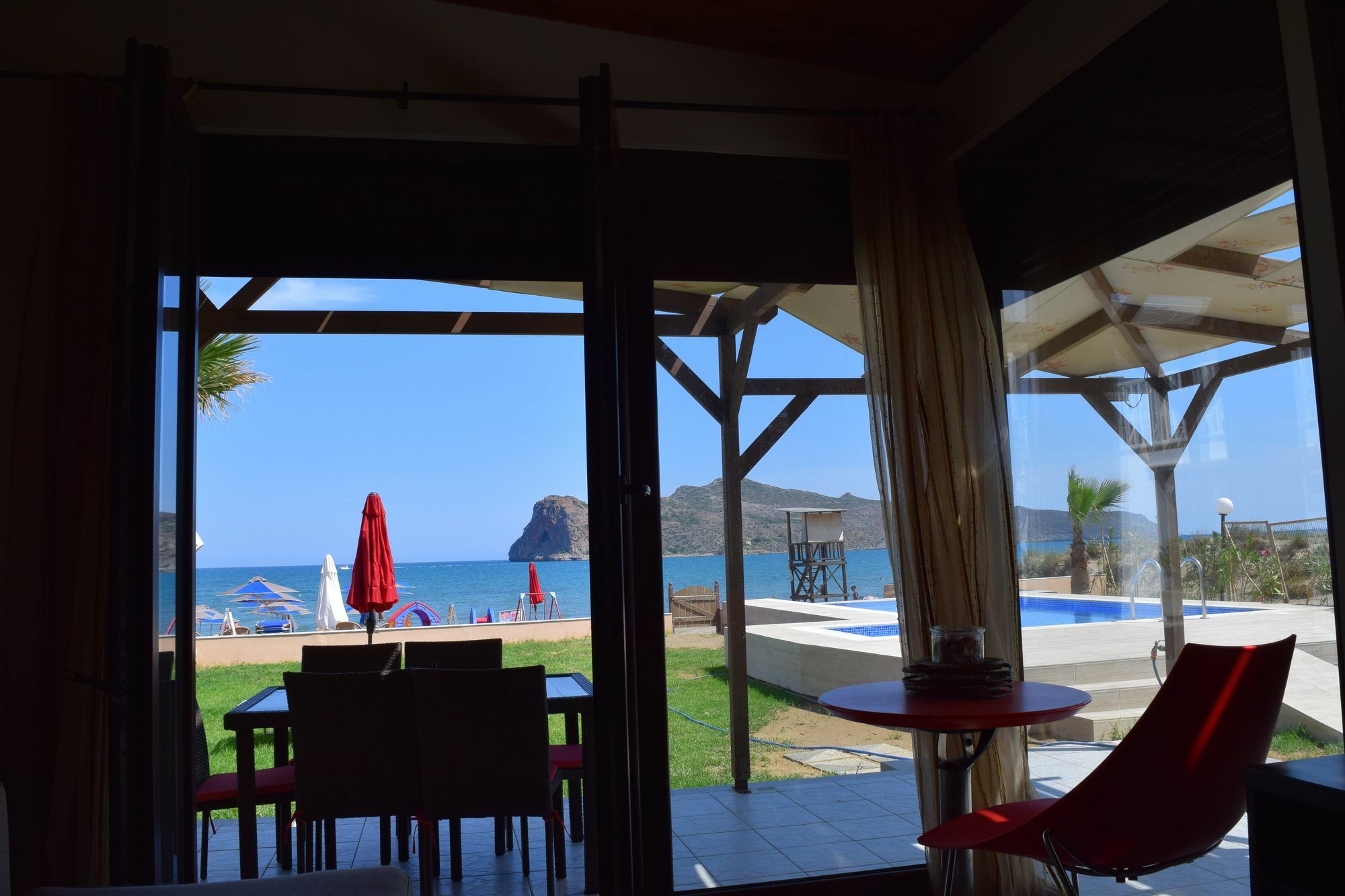 Villa Sea Front Suites, Maisonettes & Apartments