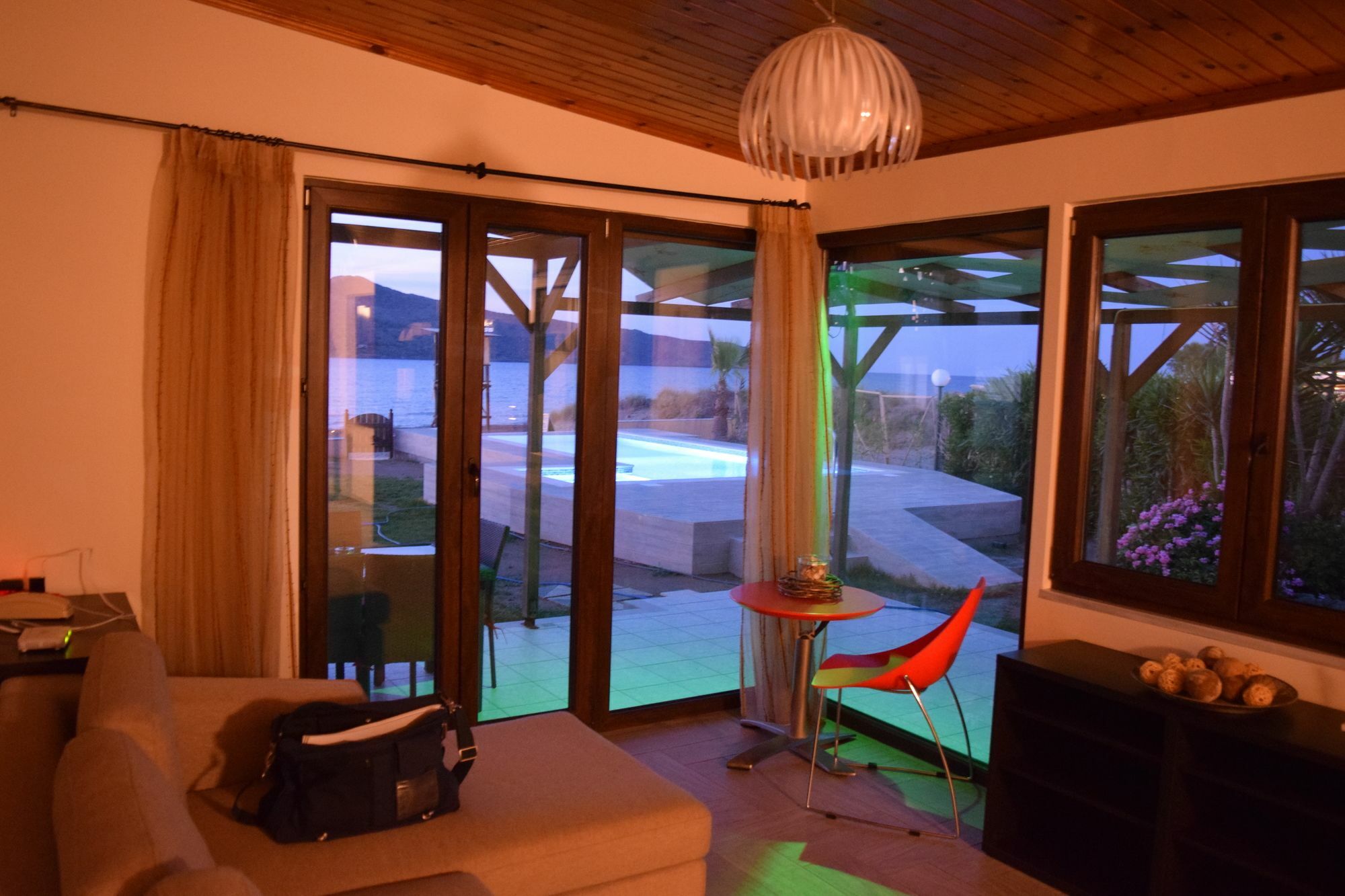 Villa Sea Front Suites, Maisonettes & Apartments *