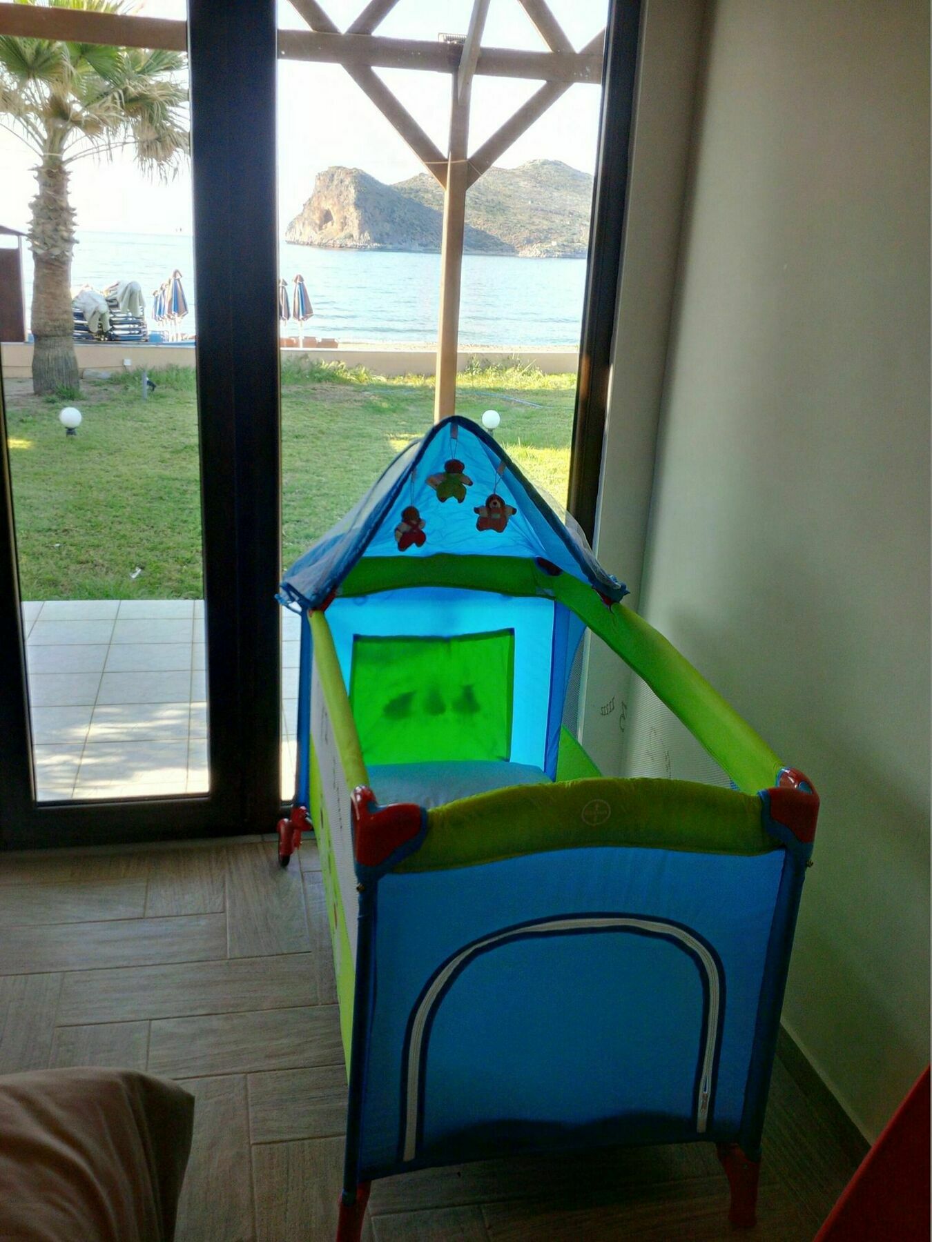 Sea Front Suites, Maisonettes & Apartments * Agia Marina (Crete)