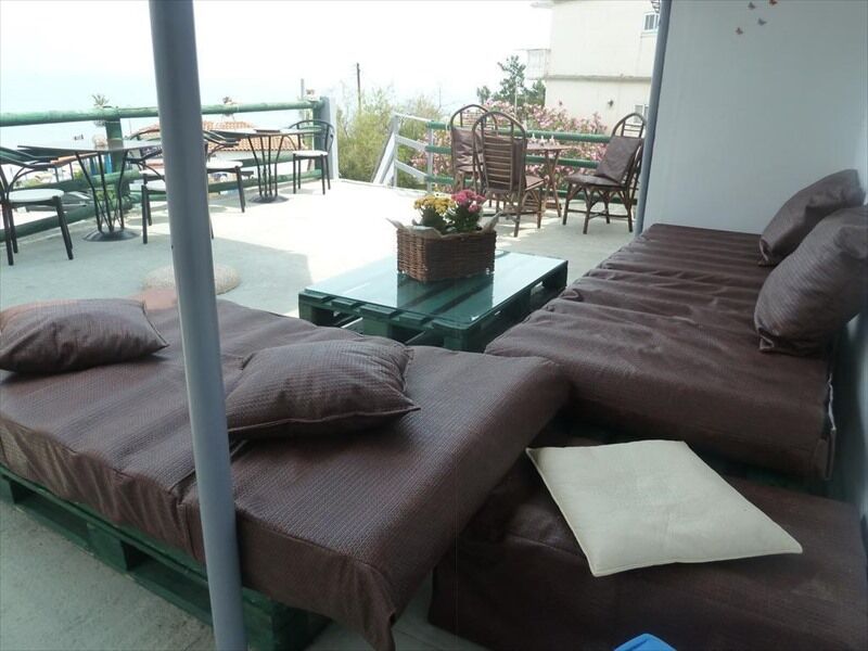 Amarylis Beachfront Studios Apartment Amoudi