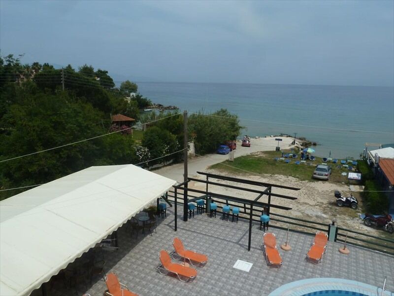 Amarylis Beachfront Studios Apartment Amoudi