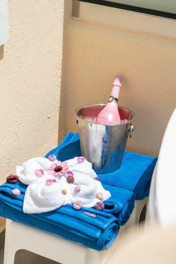 Hotel Smaragdi Perivolos (Santorini)