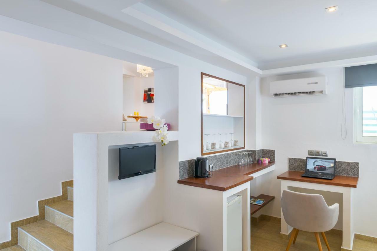 Lindian Jewel And Hotel 3*
