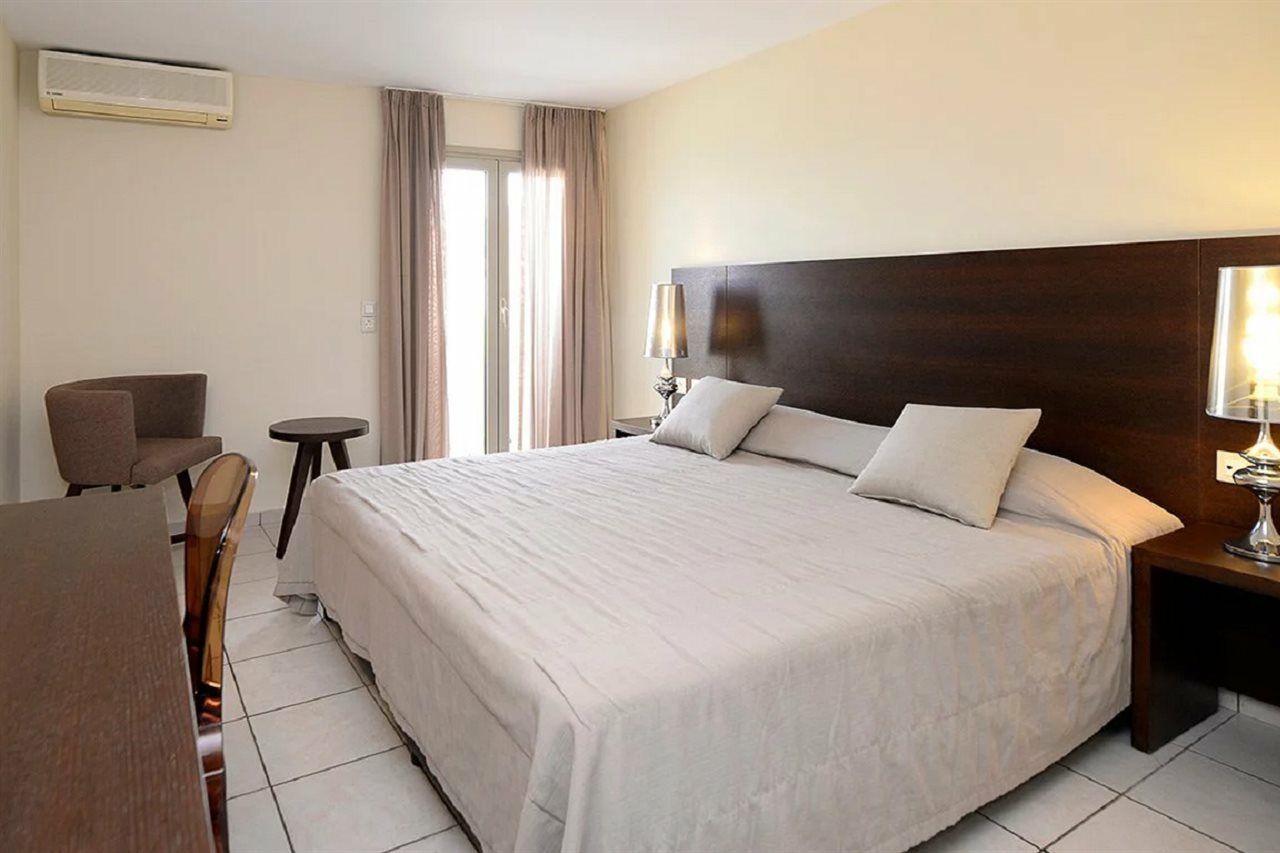 Golden Hotel
