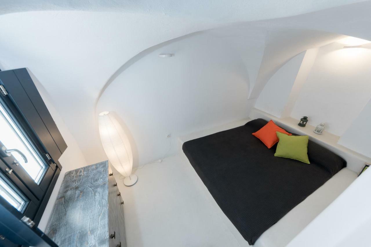 The Luna * Emporio (Santorini)
