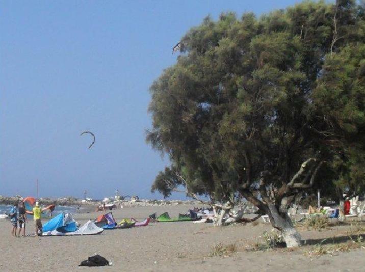 Bed & Breakfast To Akrogiali *