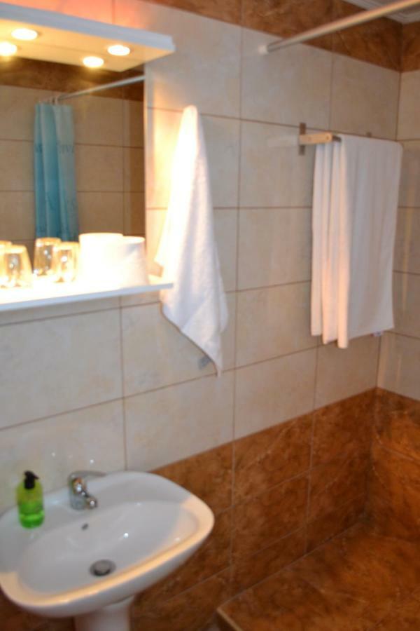 To Akrogiali Bed & Breakfast *