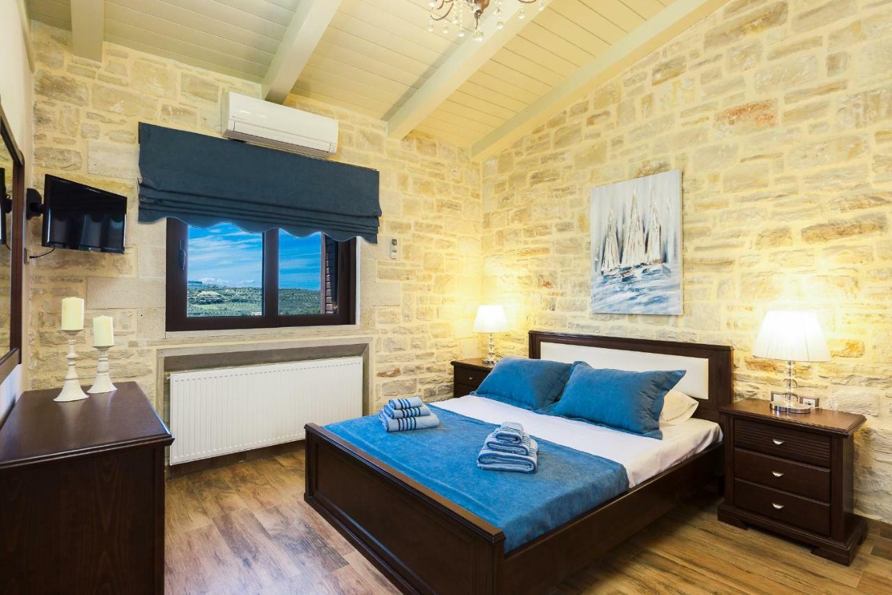 Caramel Villa, With 40m2 Pool & Whirlpool, By Thinkvilla