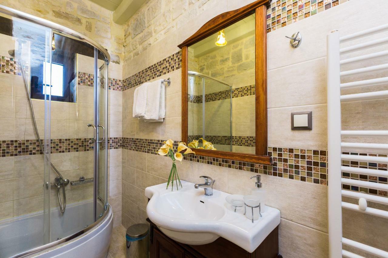 Villa Caramel Villa, With 40m2 Pool & Whirlpool, By Thinkvilla Panormos (Crete)