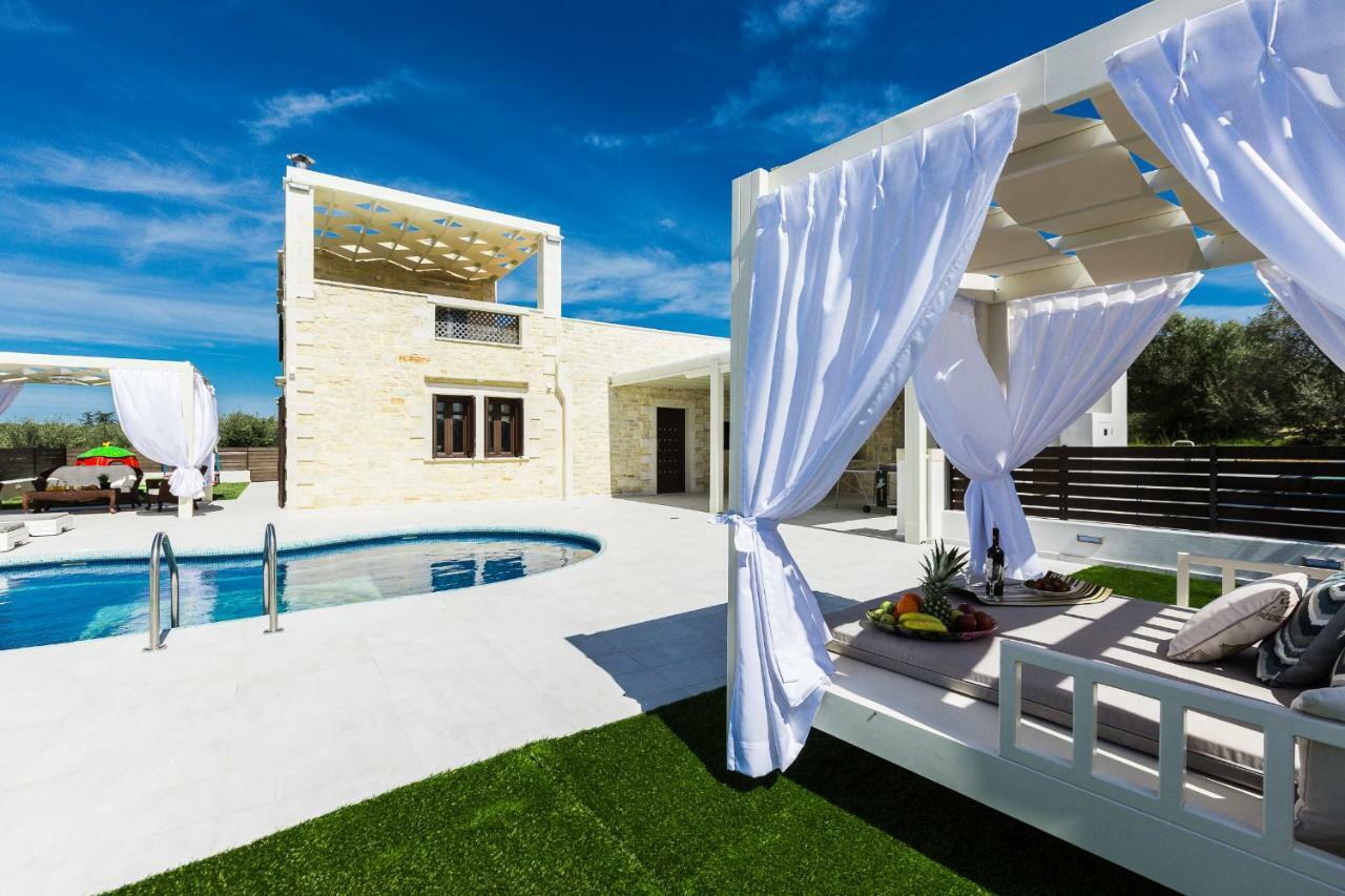 Caramel Villa, With 40m2 Pool & Whirlpool, By Thinkvilla *