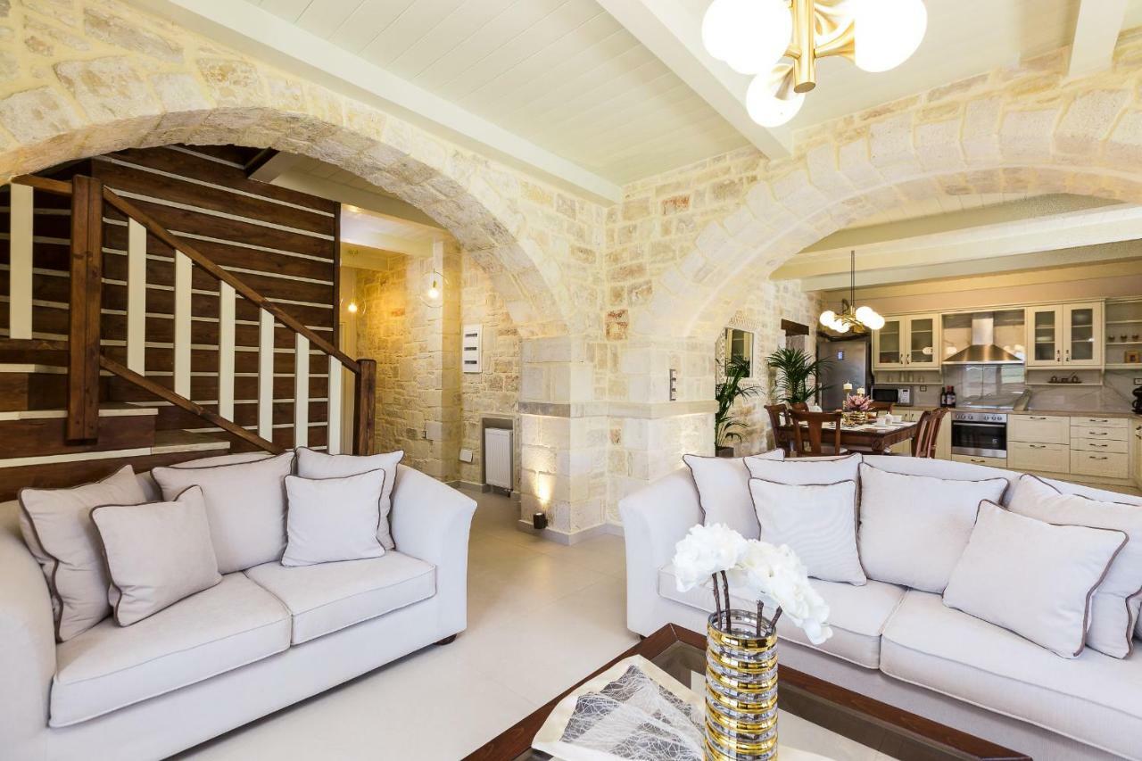 Villa Caramel Villa, With 40m2 Pool & Whirlpool, By Thinkvilla
