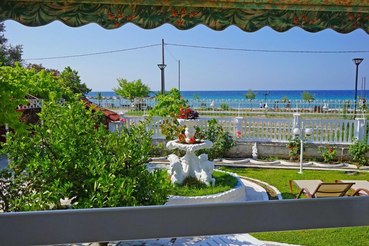 Villa Fofo - Beautiful Sea Front With 650m2 Garden Nea Kallikrateia