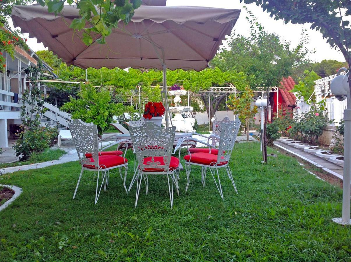Fofo - Beautiful Sea Front With 650m2 Garden *