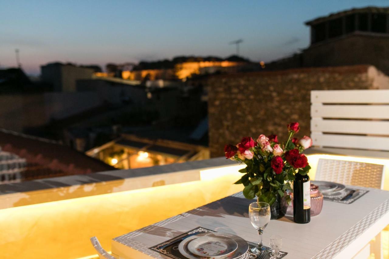 Jacuzzi In The Heart Of Oldtown Apartment *