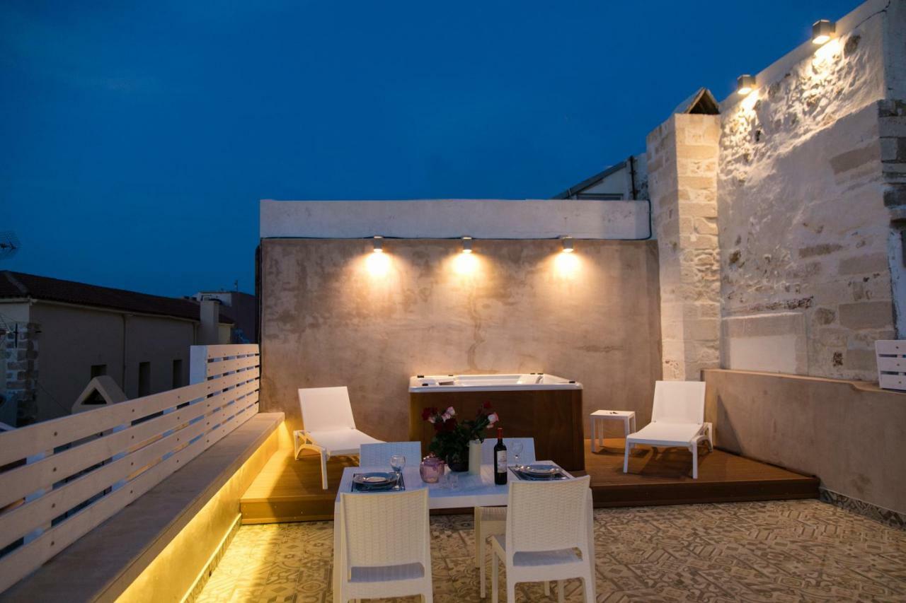 Jacuzzi In The Heart Of Oldtown *