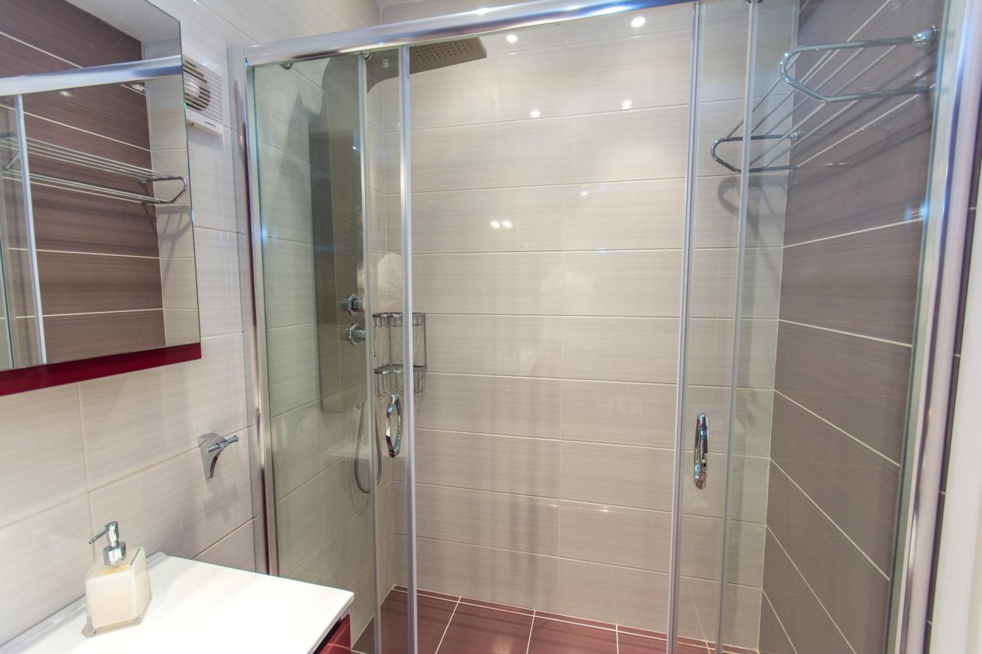 Natura Prive Swimming Pool Villa