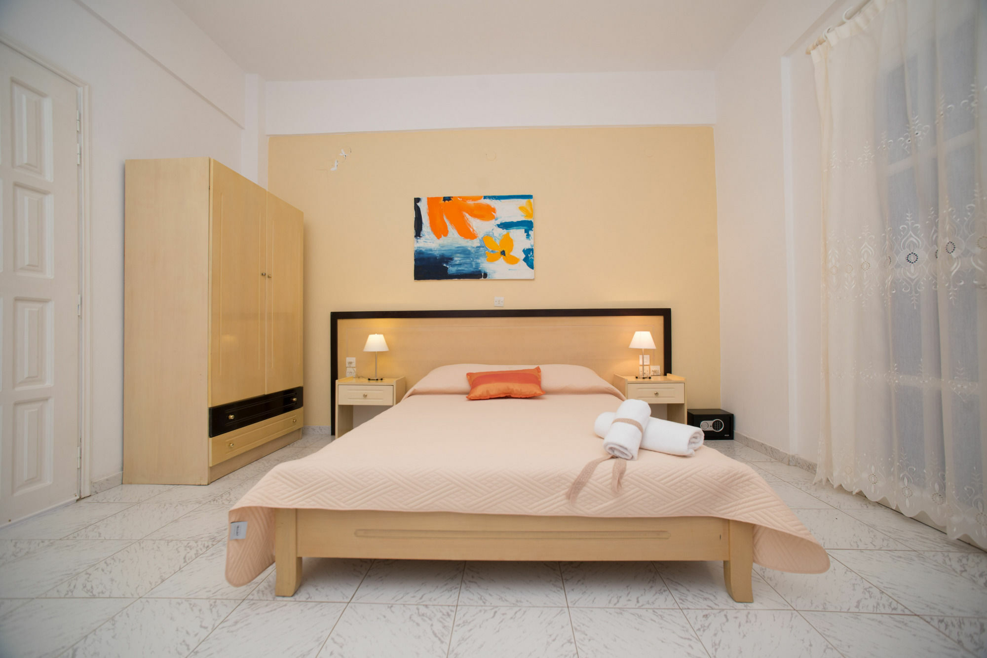 Bella Sant 2* Perissa (Santorini)