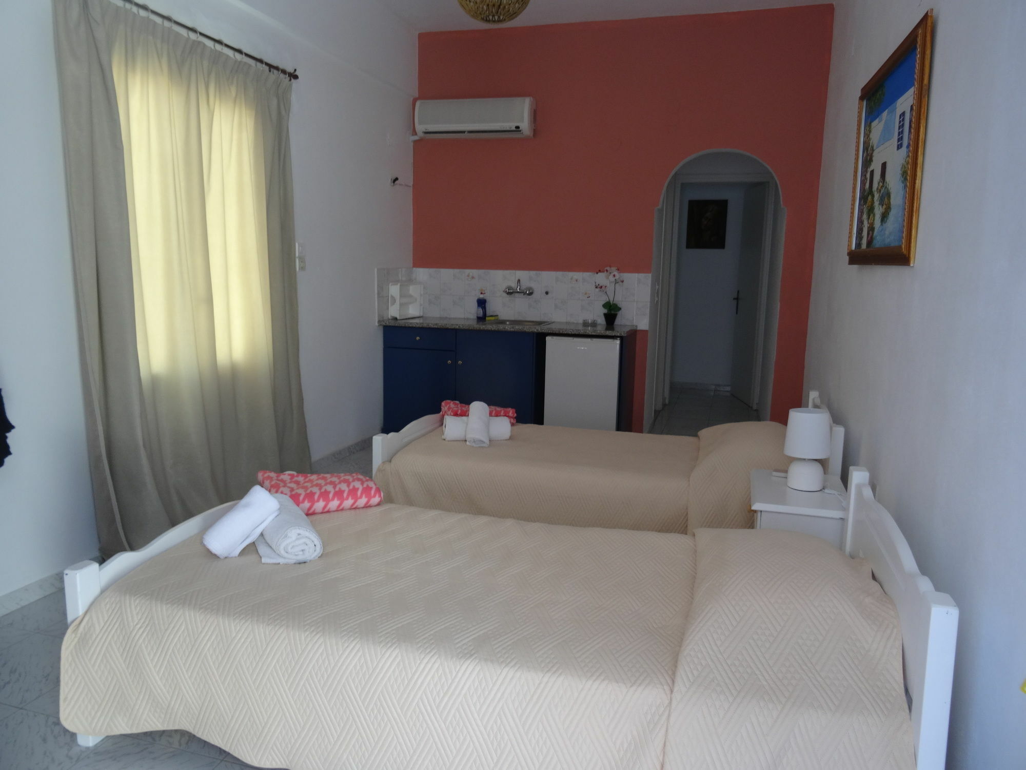 Bella Sant Aparthotel Perissa (Santorini)