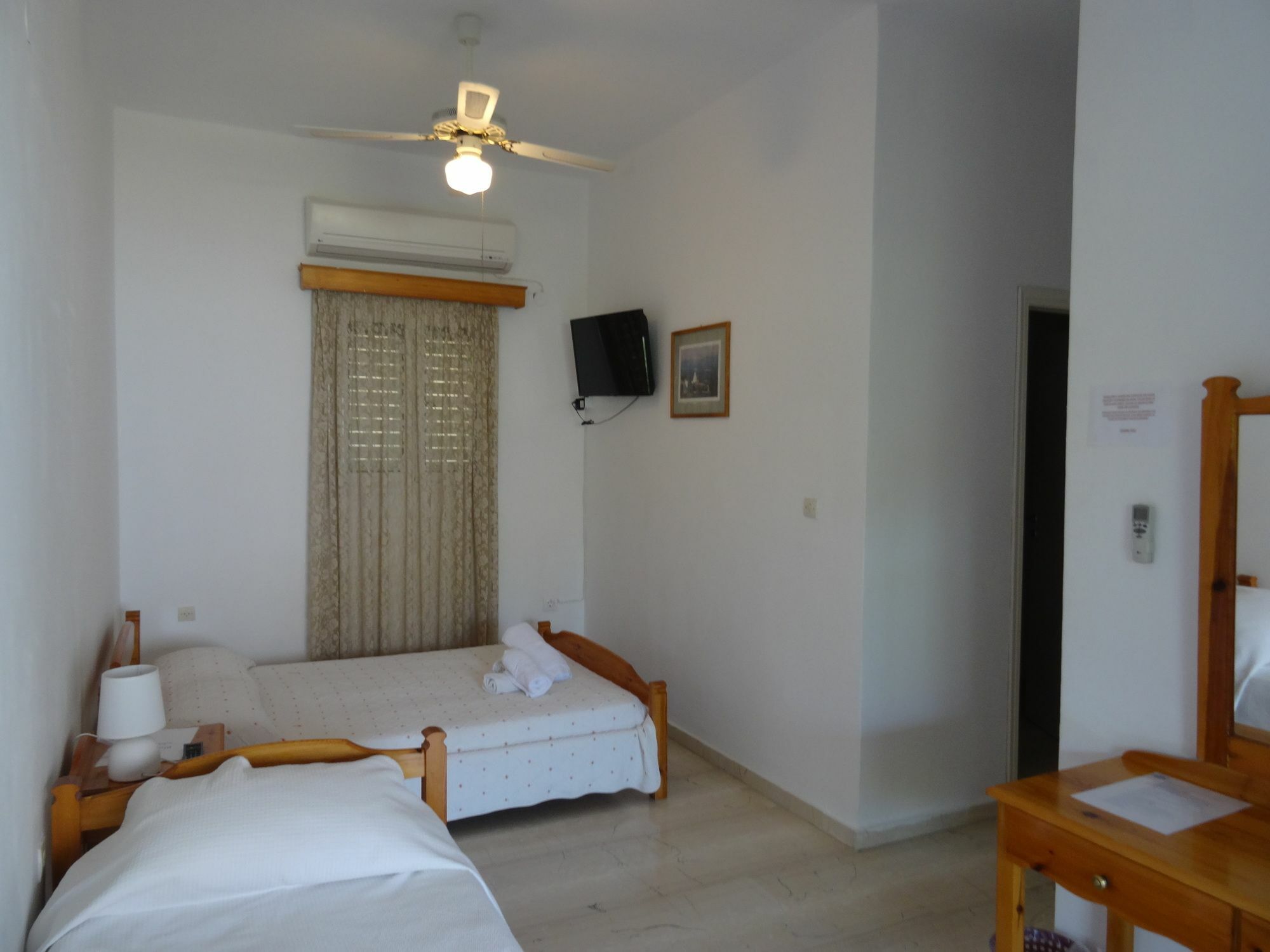Bella Sant 2* Perissa (Santorini)