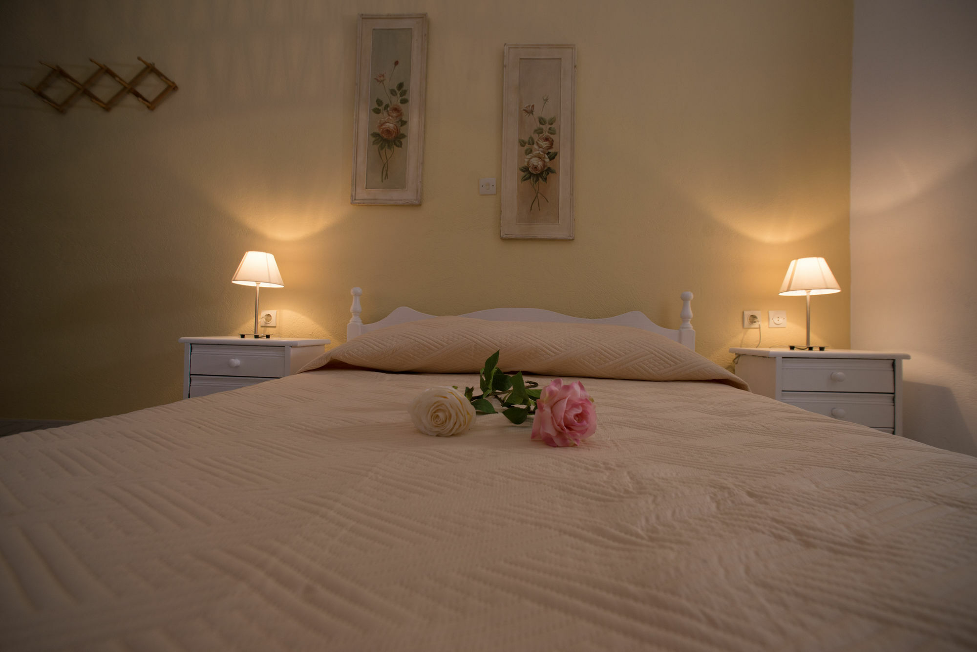 Bella Sant Aparthotel Perissa (Santorini)