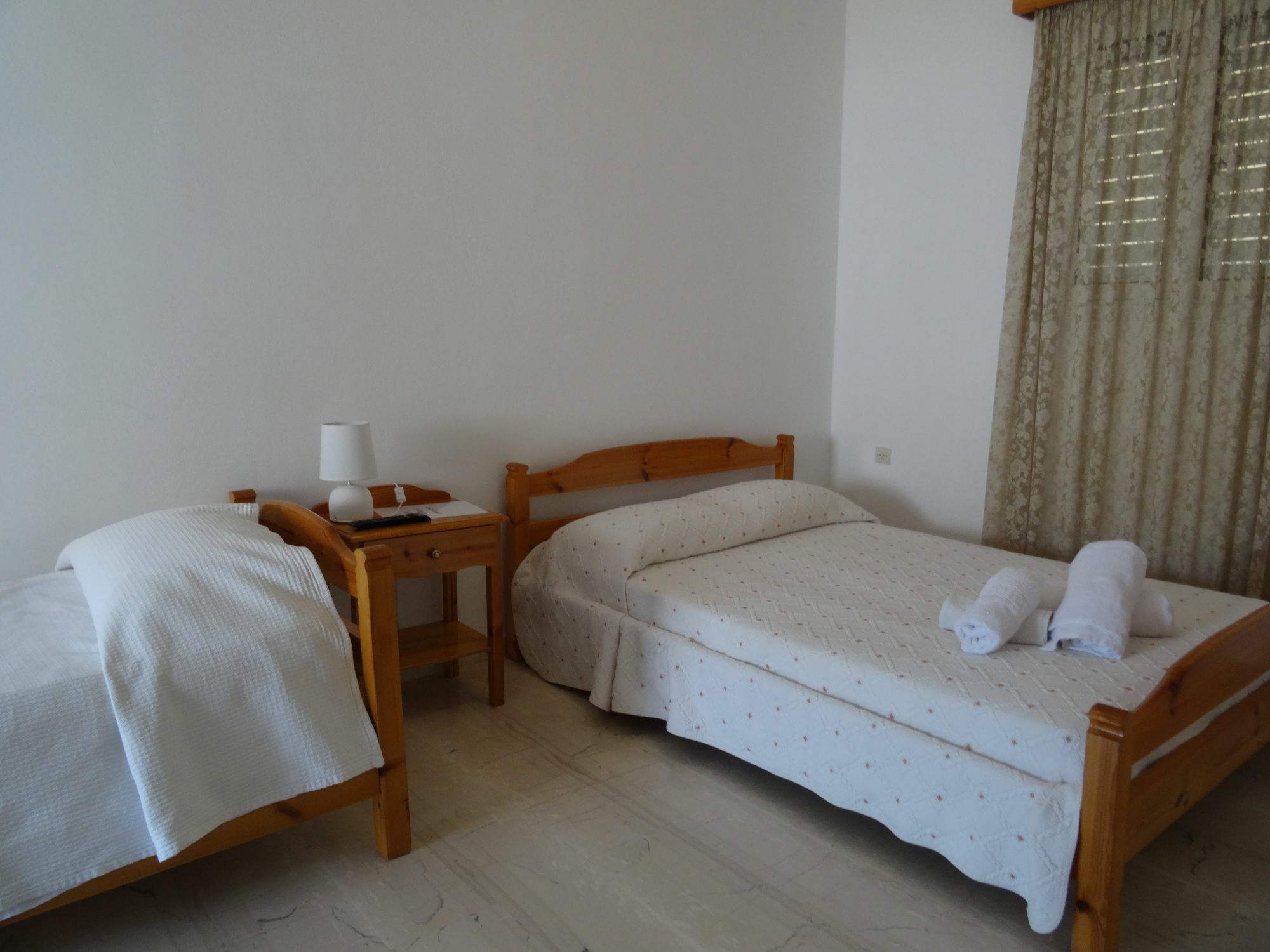 Bella Sant 2* Perissa (Santorini)