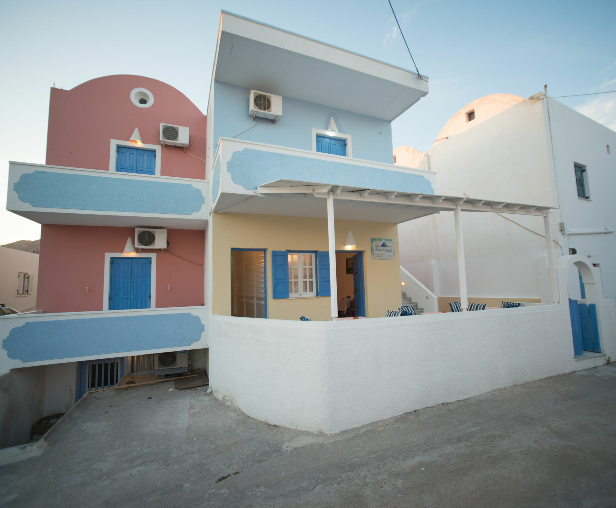 Bella Sant 2* Perissa (Santorini)