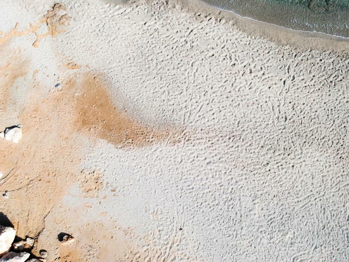 Thalasses * Adelianos Kampos