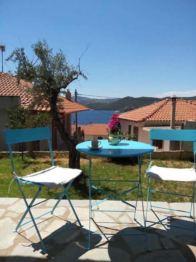 Dora's House Comfortable With A Yard And View Holiday home *