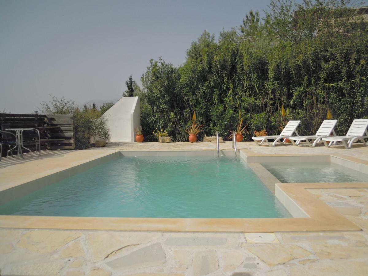 Apartment Petaloudes 2