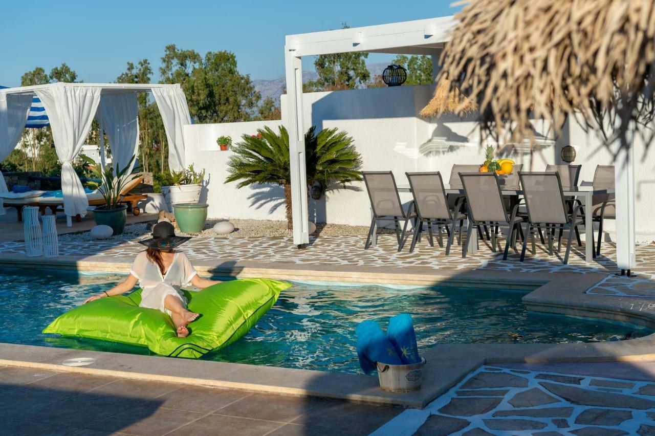 Tropicana Villa *