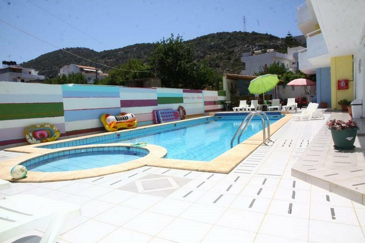 Knossos Apartment *