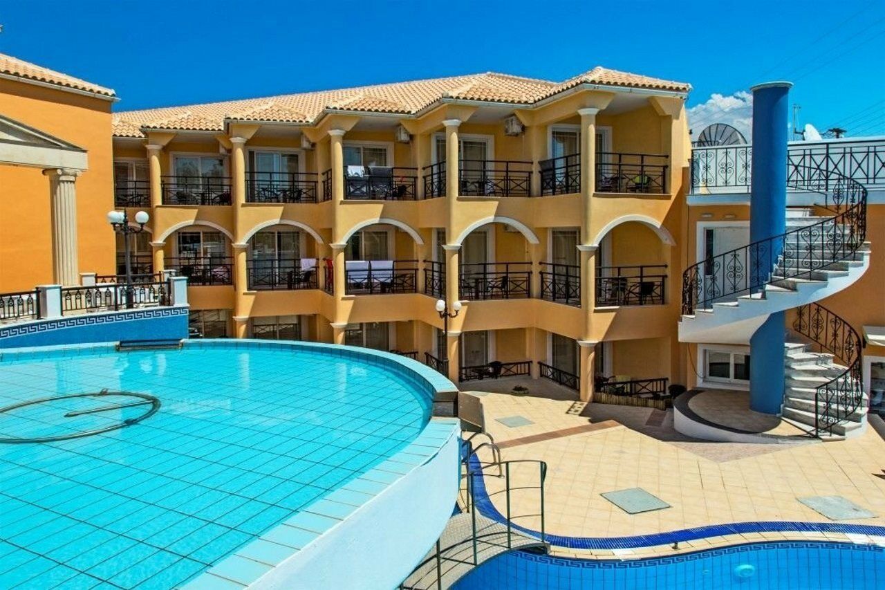 Hotel White Olive Premium 4*